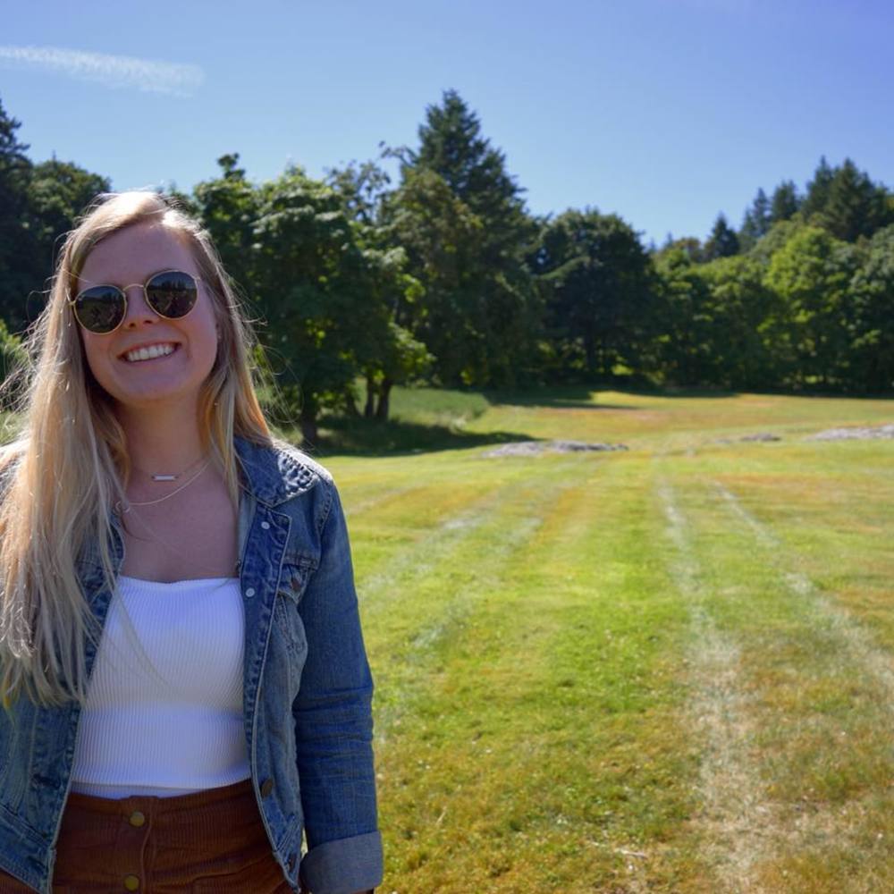 Meet your Posher, Courtney